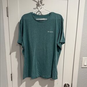 Columbia Men's Green Short Sleeve Tee